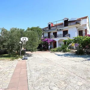 Bed&Breakfast Drage Couette-café